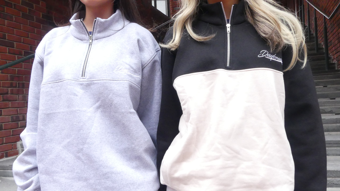 QUARTER ZIP